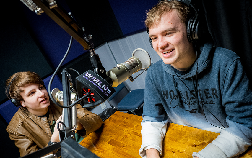 Communication students broadcast from the WMLN podcast studio