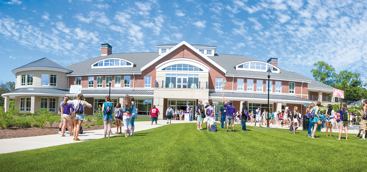 Students at Accepted Student Day outside the Student Center