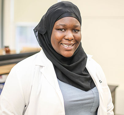 Ganiat Davies '20: Biology and Psychology