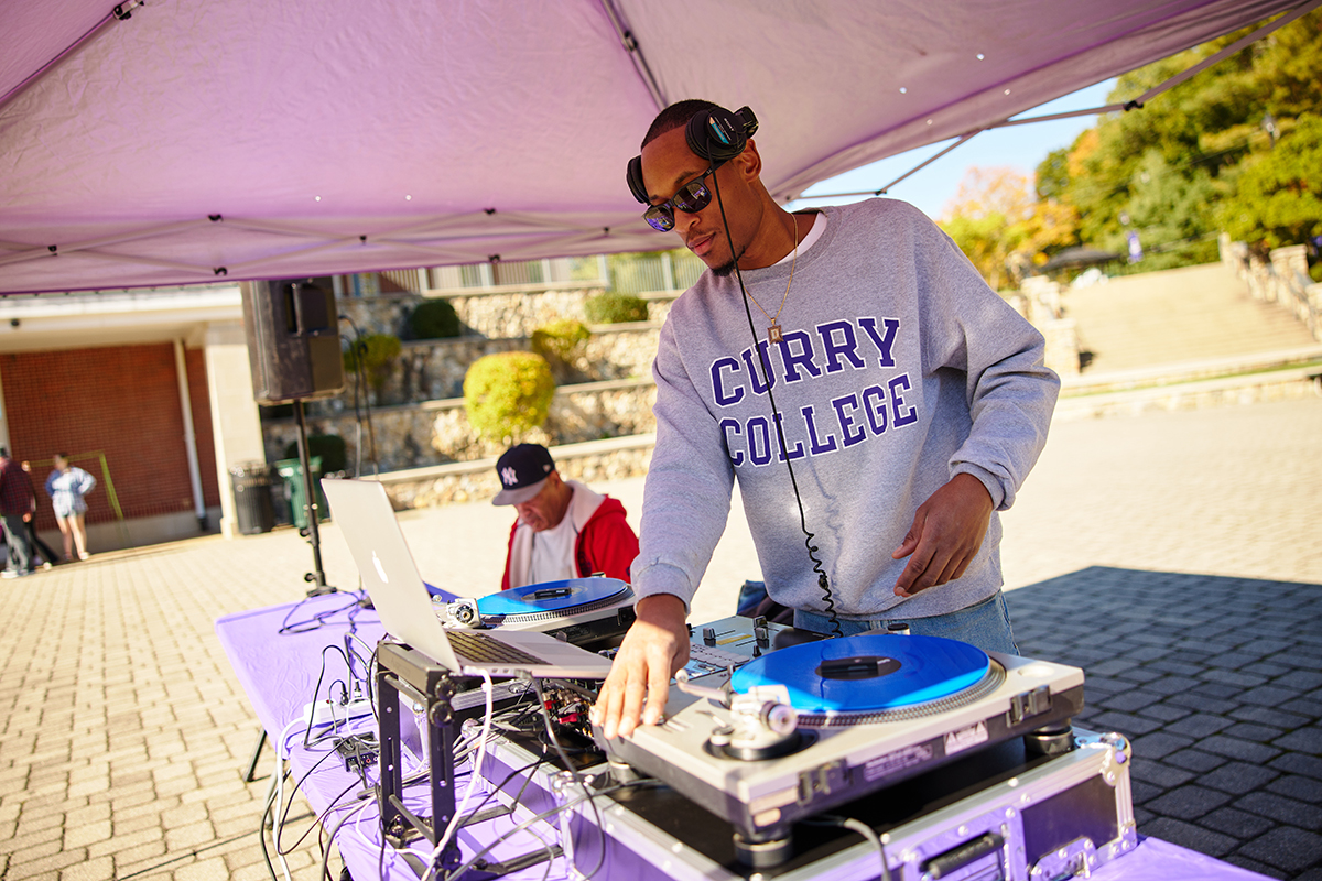 Curry alum Dj'ing fall fest