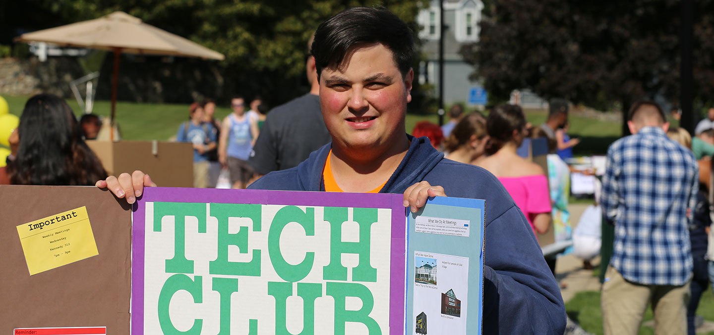 A Tech Club member at the Student Involvement Fair